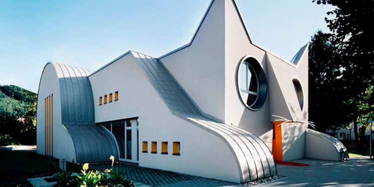 ¡El gatificio si existe! Conoce el kínder con forma de gato