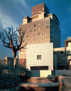Edificio del Centro Tsukuba, 1983, Ibaraki, Japón, Yasuhiro Ishimoto
