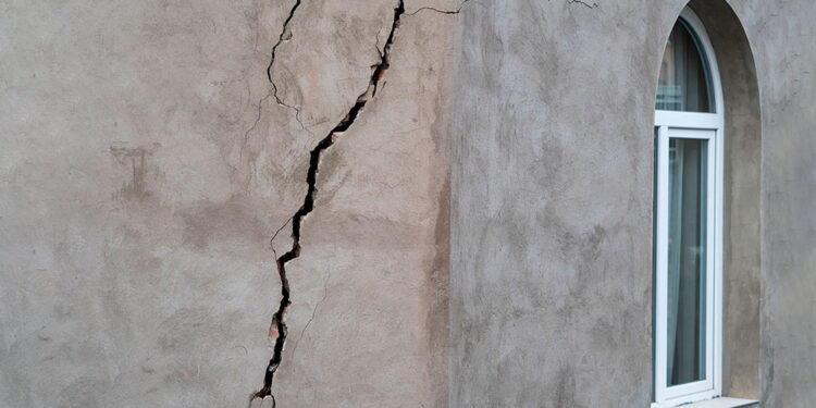 La formación de grietas: Múltiples causas y tipos.