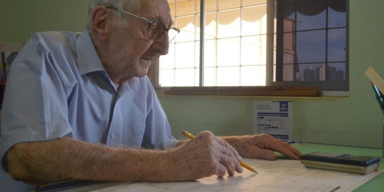 92 años y es estudiante de ARQUITECTURA