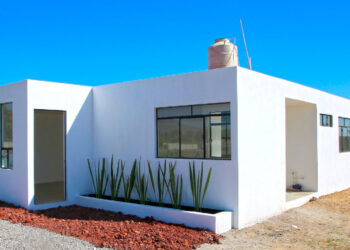 ¿Recuerdan el socavón de Puebla? Entregan las llaves de casa nueva a familia damnificada