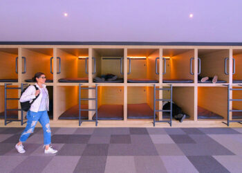 Biblioteca del ITESO en Guadalajara ofrece un espacio apropiado para dormir una siesta entre clases