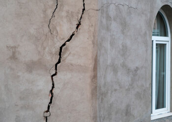 La formación de grietas: Múltiples causas y tipos.